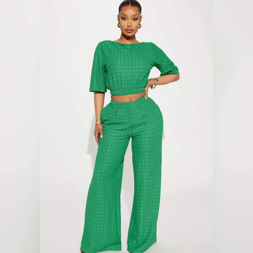 BNIP Fashion Nova Day Plans two piece set